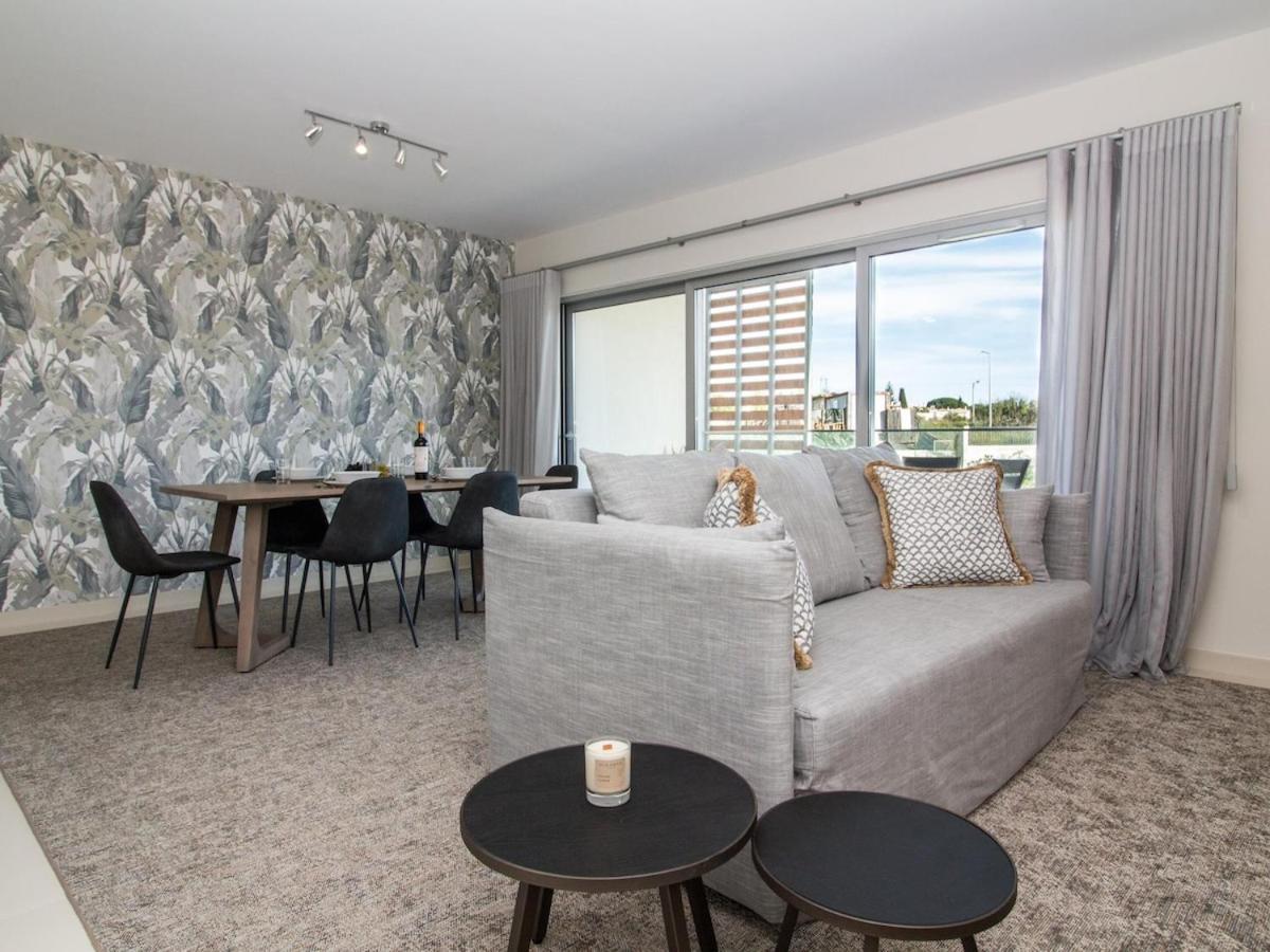 Green C Apartment - Luxurious & Playground & Garage البوفيرا المظهر الخارجي الصورة