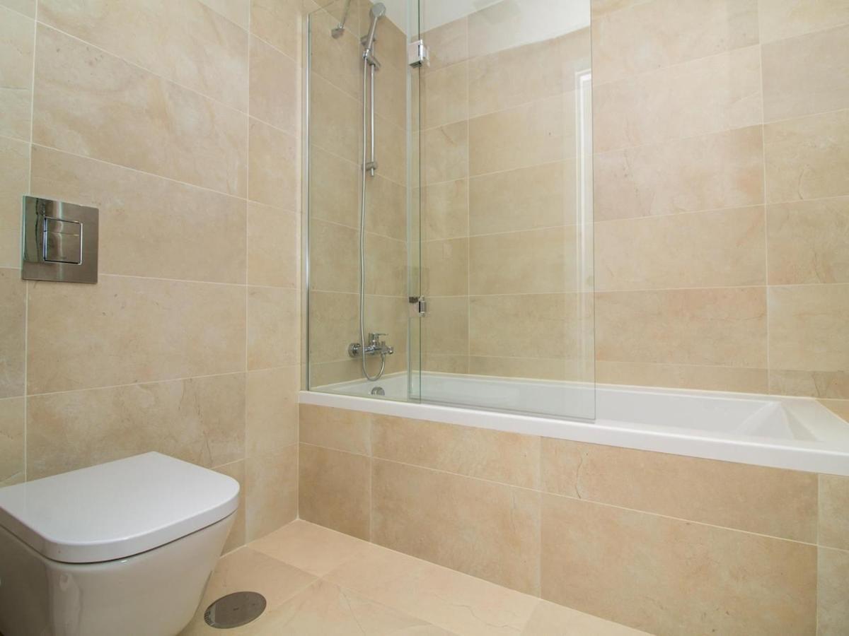 Green C Apartment - Luxurious & Playground & Garage البوفيرا المظهر الخارجي الصورة